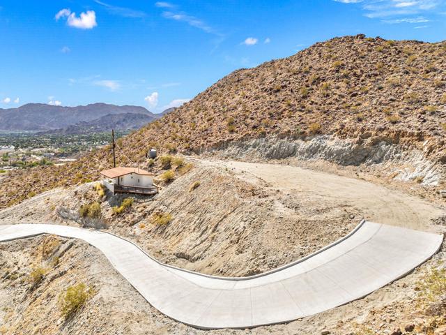 71105 Cholla Way, Palm Desert CA: https://media.crmls.org/mediaz/36933704-efac-4319-91c8-9424ebd806f8.jpg
