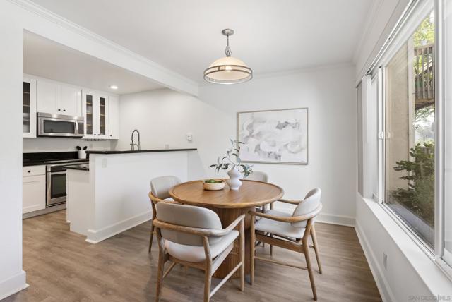 Image 7 of 40 For 8503 Villa La Jolla Dr E