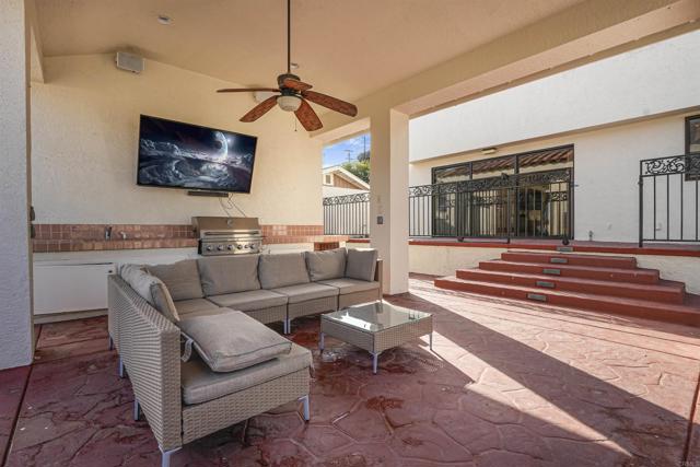 5274 Margaret, Bonita CA: https://media.crmls.org/mediaz/369466f8-a5e0-470e-9031-591e847f5b97.jpg