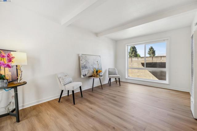 37107 Holly St, Fremont CA: https://media.crmls.org/mediaz/3694e003-ed59-4979-b6d0-cdd396032f1f.jpg