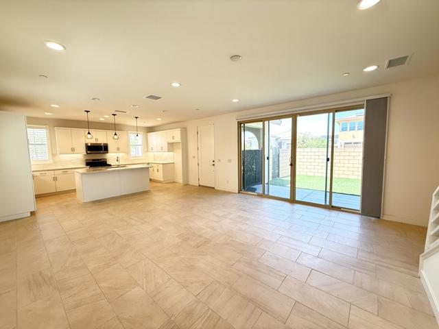 36350 Lasuen Street, Palm Desert CA: https://media.crmls.org/mediaz/36956a57-75fc-45cc-9e12-4e33ea155a91.jpg