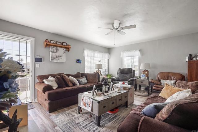 Detail Gallery Image 3 of 10 For 5612 Gables Street, –,  CA 92139 - 2 Beds | 1 Baths