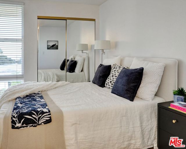 23901 Civic Center Way, Malibu CA: https://media.crmls.org/mediaz/36965100-d96f-463a-a0c5-2b71f6409252.jpg