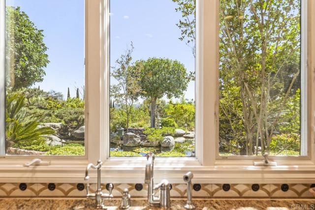 14963 Huntington Gate Drive, Poway CA: https://media.crmls.org/mediaz/369687c2-44cf-4717-b212-2fd0f54c8bca.jpg