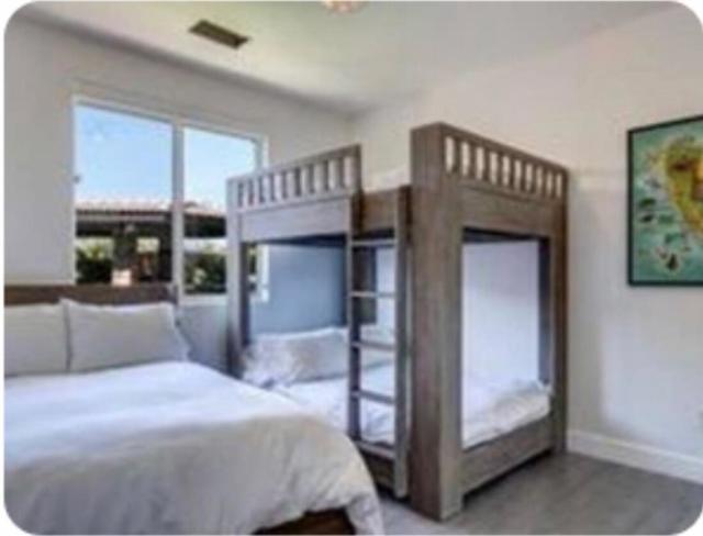 145 Via Solaro, Rancho Mirage CA: https://media.crmls.org/mediaz/3696cedd-940e-4a75-8f91-a899cc5ced8c.jpg