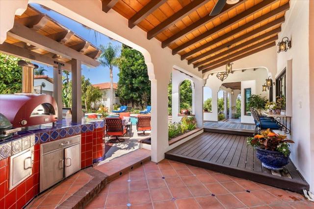 2103 Sunnyside Ave, El Cajon CA: https://media.crmls.org/mediaz/3696f583-d0d1-491a-bc89-7dd41bfb5d2a.jpg