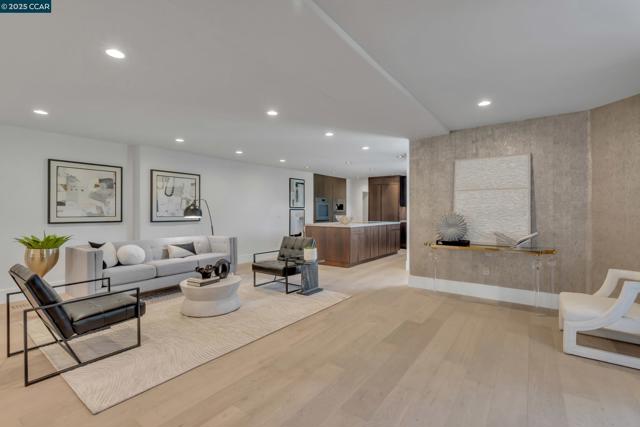127 Caminar Way, Walnut Creek CA: https://media.crmls.org/mediaz/3696feae-b585-4040-b52d-6fee881b1046.jpg
