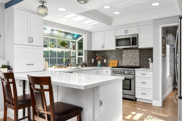 4475 Saint Andrews Place, Oceanside CA: https://media.crmls.org/mediaz/369729ae-b64f-446f-94a1-4a4c6b8e6130.jpg