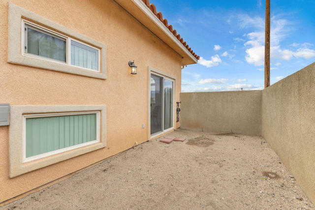 12622 Miracle Hill Road, Desert Hot Springs CA: https://media.crmls.org/mediaz/3697d524-c404-4817-9849-544931fdcb09.jpg
