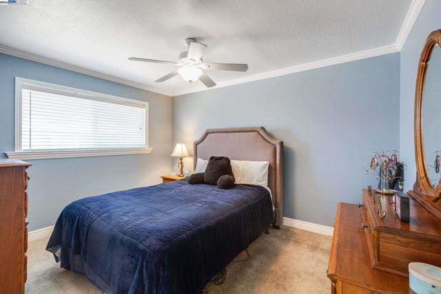 2515 Crystal Dr, Santa Clara CA: https://media.crmls.org/mediaz/3698373e-7080-4c6d-a0c7-fb0de4f6b2dd.jpg