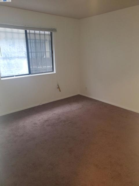 6109 Foothill Blvd, Oakland CA: https://media.crmls.org/mediaz/369858db-80e1-4d87-90d0-3a6ea60721f0.jpg