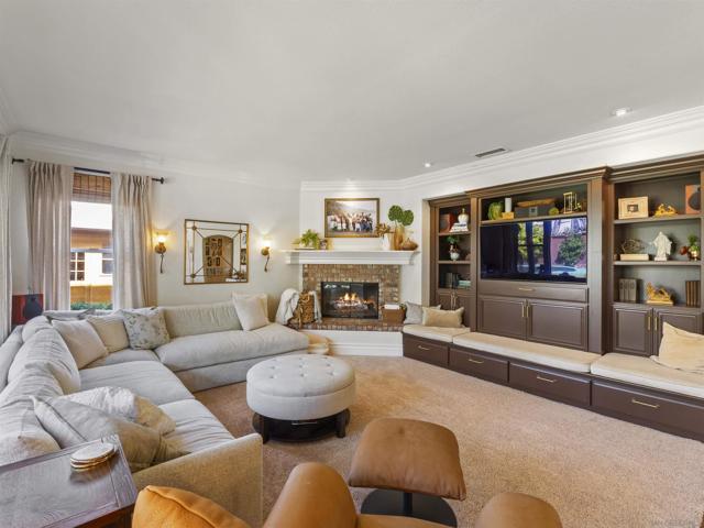 3424 CAMINO ALEGRE, Carlsbad CA: https://media.crmls.org/mediaz/36989301-85fc-4ab4-8af7-6db5e0f996bb.jpg