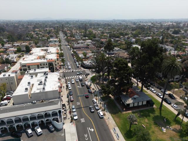 4757 Kensington Dr, San Diego CA: https://media.crmls.org/mediaz/3698c4ae-90fd-4184-adde-1e0bf7225ce7.jpg