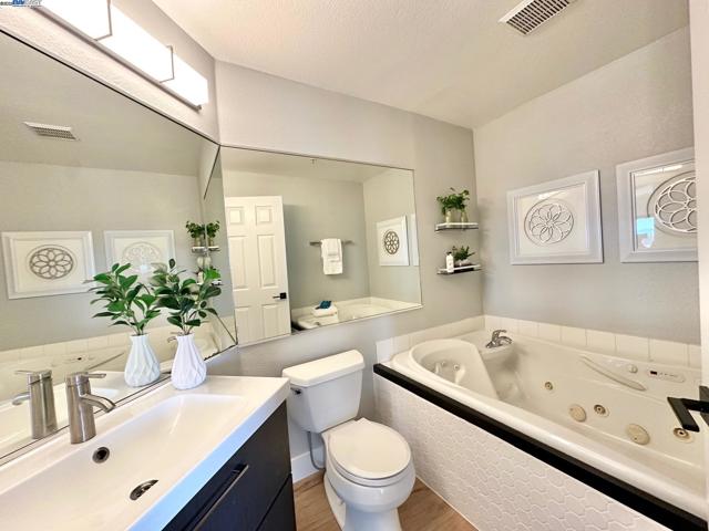 21239 Gary Dr, Hayward CA: https://media.crmls.org/mediaz/3698d741-b165-40d0-be1e-1cb2247dceee.jpg
