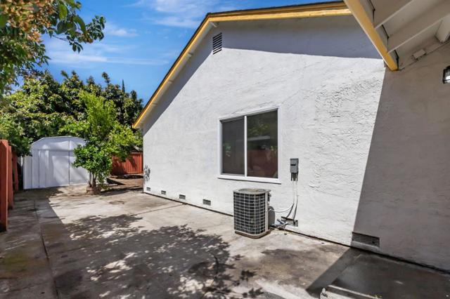 1305 Tourney Drive, San Jose CA: https://media.crmls.org/mediaz/36990b9b-a68b-47c6-95ac-8ca07538ffe2.jpg