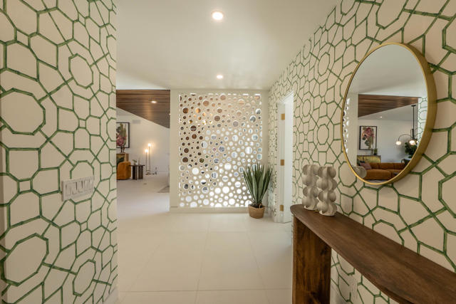 76670 Lark Lane, Indian Wells CA: https://media.crmls.org/mediaz/369957ea-fd09-44d2-8459-f2aaa1df09ae.jpg