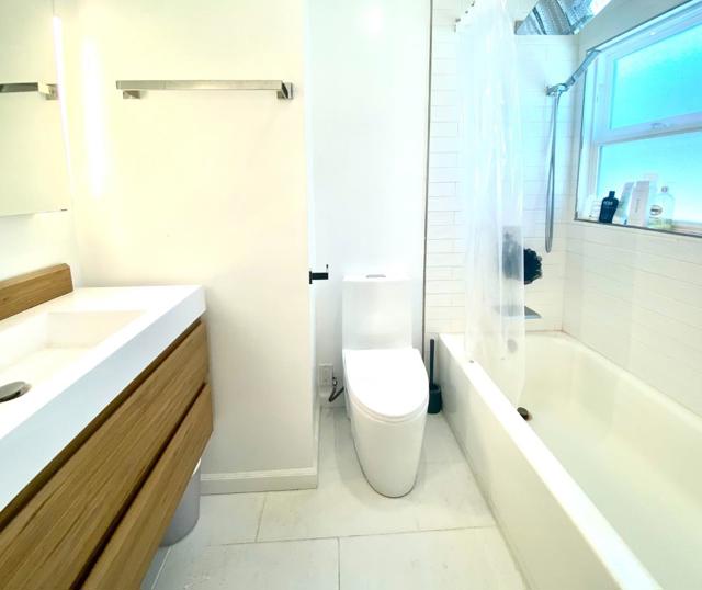 459 Flood Avenue, San Francisco CA: https://media.crmls.org/mediaz/3699c9d4-bc49-4227-83ae-e7548a583ebb.jpg