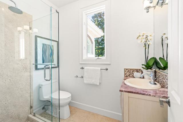 6 Zachary Court, Menlo Park CA: https://media.crmls.org/mediaz/369adae0-3fb8-415f-a3fc-f9af8a515e59.jpg