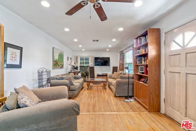 4532 KATHERINE Avenue photo 6
