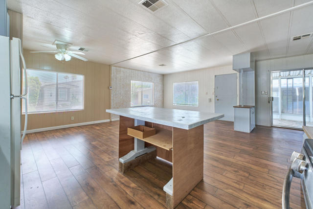 14777 Palm Drive, Desert Hot Springs CA: https://media.crmls.org/mediaz/369d127e-07ff-4eec-996c-726e4e074f4a.jpg