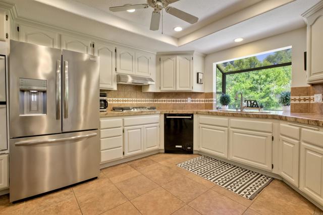 Detail Gallery Image 20 of 62 For 3749 Sarah Ann Dr, Fallbrook,  CA 92028 - 4 Beds | 2 Baths