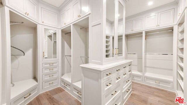 6815 Dume Drive, Malibu CA: https://media.crmls.org/mediaz/369dc16d-2e0e-4a15-af4e-47525d7d3051.jpg