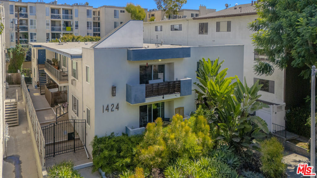 Multifamily at 1424 Greenfield Avenue