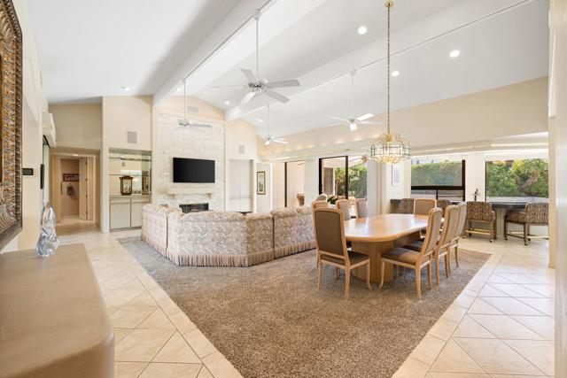 73681 Agave Lane, Palm Desert CA: https://media.crmls.org/mediaz/369e4e4a-d22c-4bae-b94d-e8ce9ad9014b.jpg