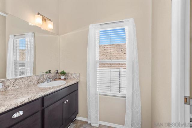 809 Discovery St, San Marcos CA: https://media.crmls.org/mediaz/369e7181-cb40-41d6-806f-df88b733de19.jpg