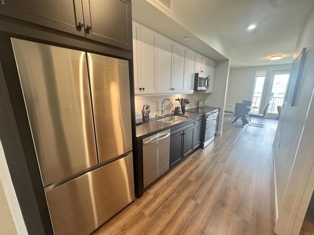 Detail Gallery Image 4 of 20 For 1818 N Cherokee Ave #504,  Hollywood,  CA 90028 - 1 Beds | 1 Baths