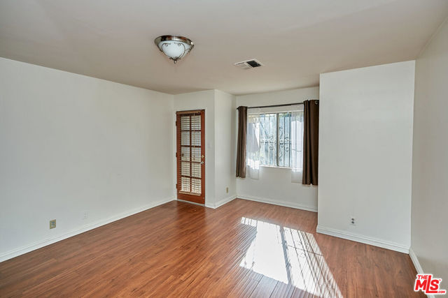 1253 Keniston Avenue, Los Angeles CA: https://media.crmls.org/mediaz/369ec5a4-959d-436a-bacb-2a6b78be3031.jpg