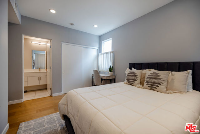 1246 1/2 Gordon Street, Los Angeles CA: https://media.crmls.org/mediaz/369ed67d-0c66-4c4b-91e6-85afadb44fa0.jpg