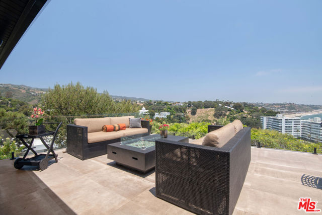 Drew Fenton | 17438 Revello Drive Pacific Palisades CA | MLS: 7251367