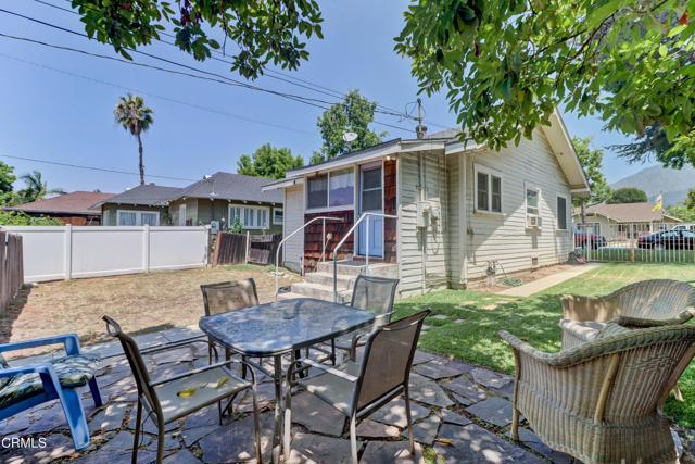 320 W Lemon Avenue, Monrovia CA: https://media.crmls.org/mediaz/369f06fc-a97a-45b0-a147-90c5b790cdad.jpg