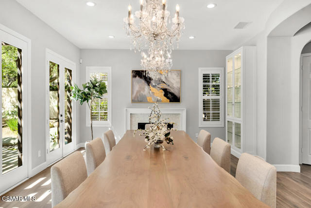 5715 Calais Court, Calabasas CA: https://media.crmls.org/mediaz/369f7779-9873-4395-918e-5366b3be72e8.jpg