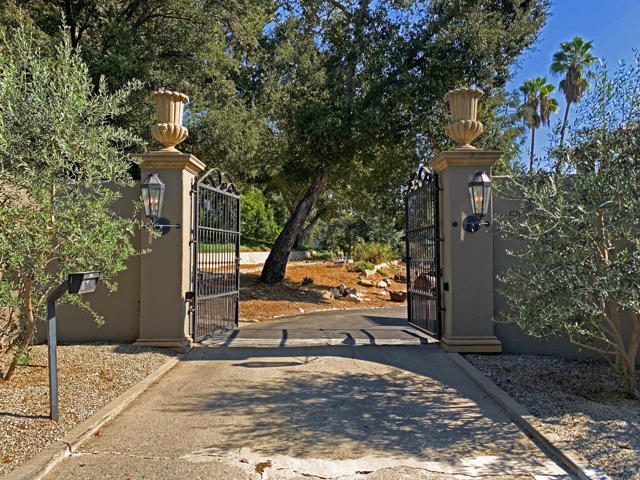 Photo of 990 S San Rafael Avenue, Pasadena, CA 91105