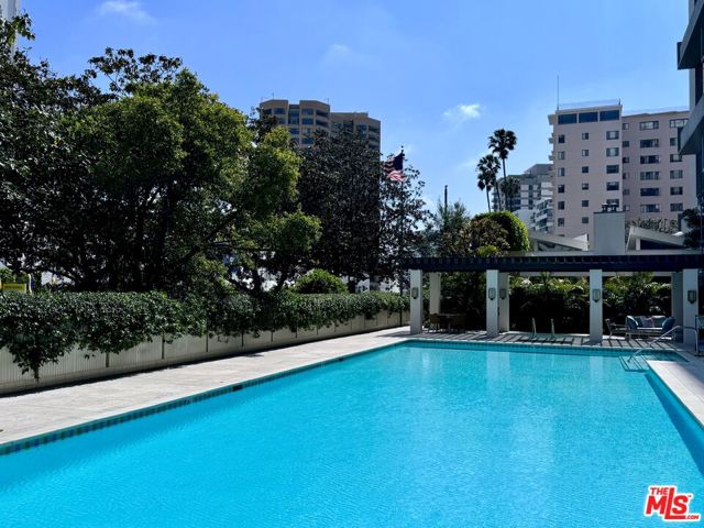 10375 Wilshire Boulevard, Los Angeles CA: https://media.crmls.org/mediaz/36a0210e-bdb6-4630-bc32-a17035862277.jpg