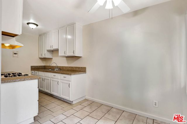 1135 E Elk Avenue, Glendale CA: https://media.crmls.org/mediaz/36a07485-285d-4489-ab4d-4ad03cf0bd96.jpg