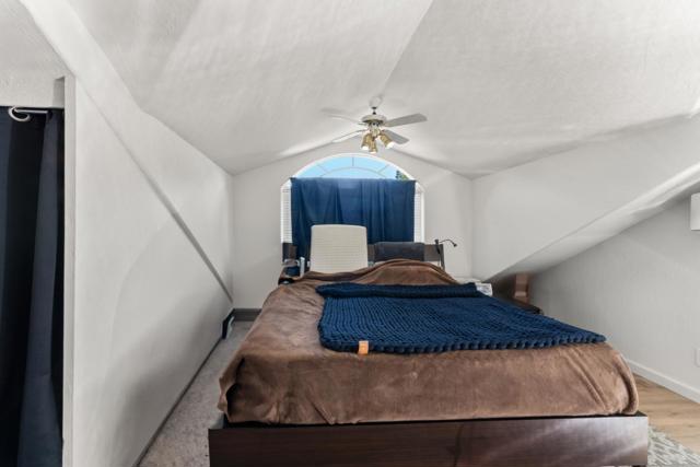 4 Athlone Way, Menlo Park CA: https://media.crmls.org/mediaz/36a16644-3cad-491c-8bea-67e77989d501.jpg