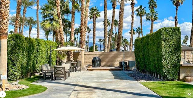 80394 Ave 48, Indio CA: https://media.crmls.org/mediaz/36a1e943-2eae-466f-a549-5b4f95d11b73.jpg