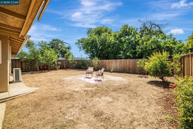 389 James St, Livermore CA: https://media.crmls.org/mediaz/36a26d8a-8504-4ca2-ac62-8ebafff71b41.jpg
