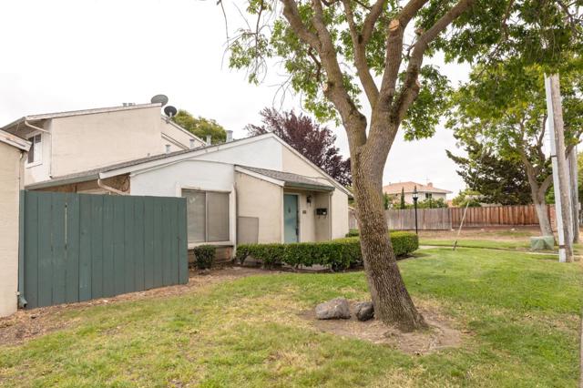32200 Atlas Way, Union City CA: https://media.crmls.org/mediaz/36a272d1-ad13-4ccd-9c6f-fb0f1b1096d9.jpg