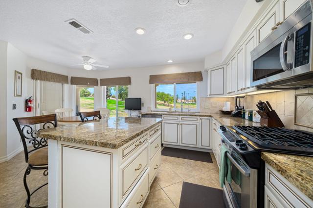 Image 13 of 44 For 371 Desert Falls Drive