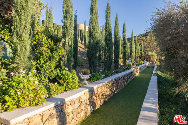 Drew Fenton | 415 Stunt Road Calabasas CA | MLS: 7285936