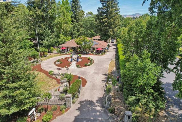 688 Danville Blvd, Danville CA: https://media.crmls.org/mediaz/36a3c320-01f5-4065-96fe-41b4956867dc.jpg