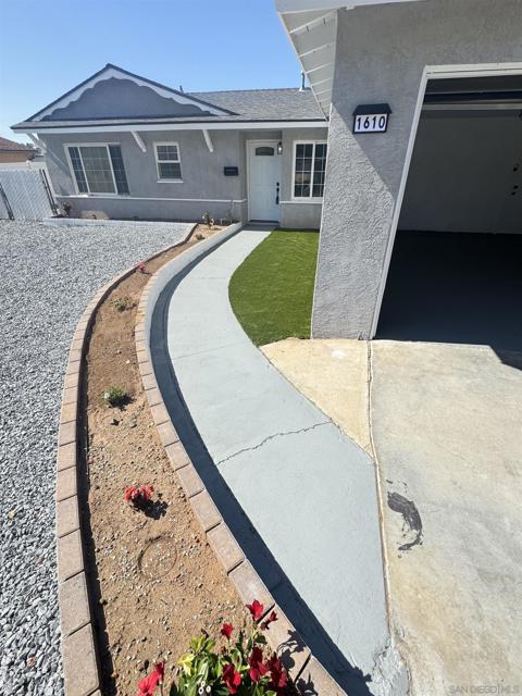 1610 Dumar Ave, El Cajon CA: https://media.crmls.org/mediaz/36a3d8f1-b569-4df6-aa67-a100a063a6d7.jpg