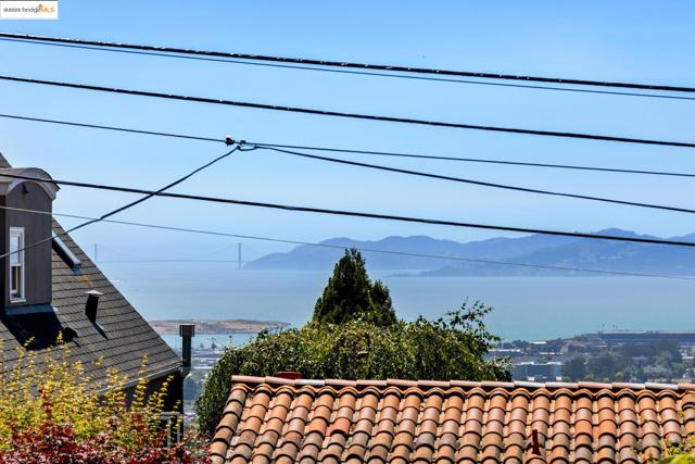 971 Santa Barbara Rd, Berkeley CA: https://media.crmls.org/mediaz/36a4f66c-11e8-46e5-92c1-b459fb1be380.jpg