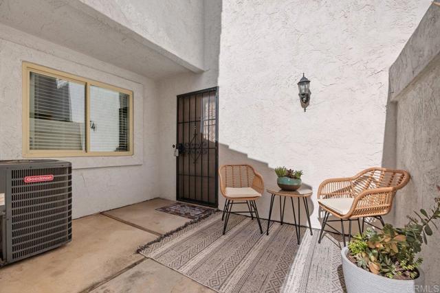 Detail Gallery Image 3 of 49 For 6561 Corte Cisco, Carlsbad,  CA 92009 - 3 Beds | 2/1 Baths