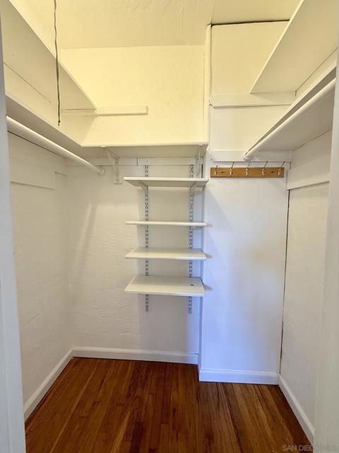 2nd Bedroom - walk in closet