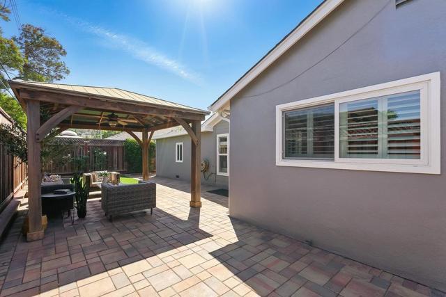 511 Marine View Avenue, Belmont CA: https://media.crmls.org/mediaz/36a5b810-7ebf-49ab-8706-d9b6cac82fd2.jpg